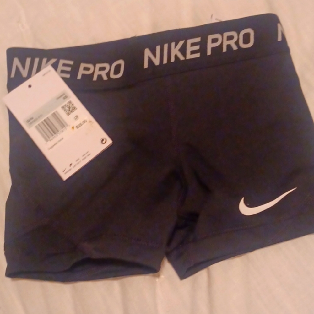 Girls nike pro shorts